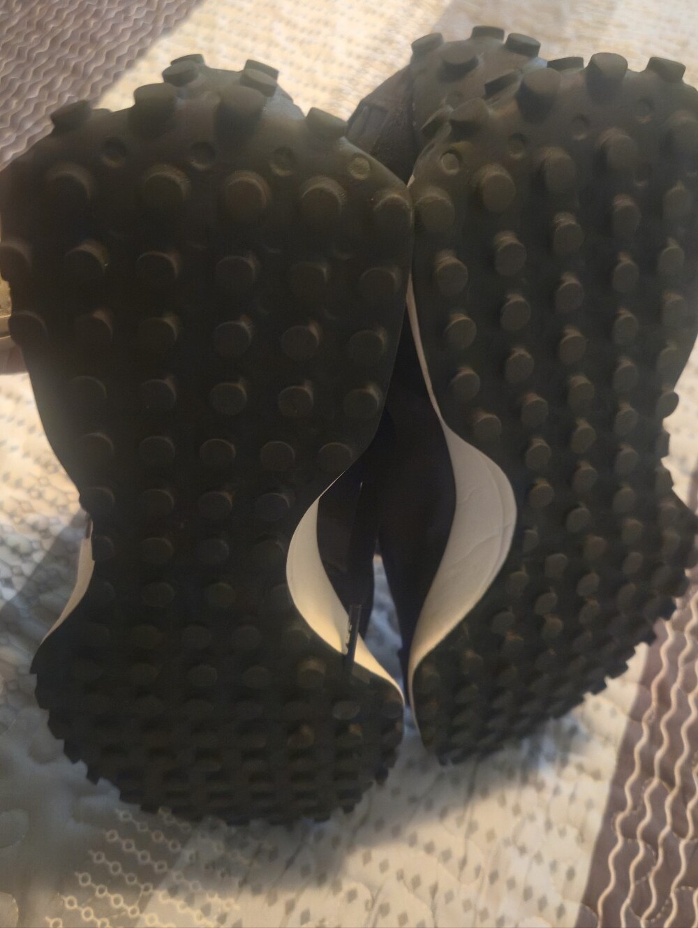 Figs New Balance 327-Black /White -8.5 Worn a few times -like new. No box. - Picture 15 of 16